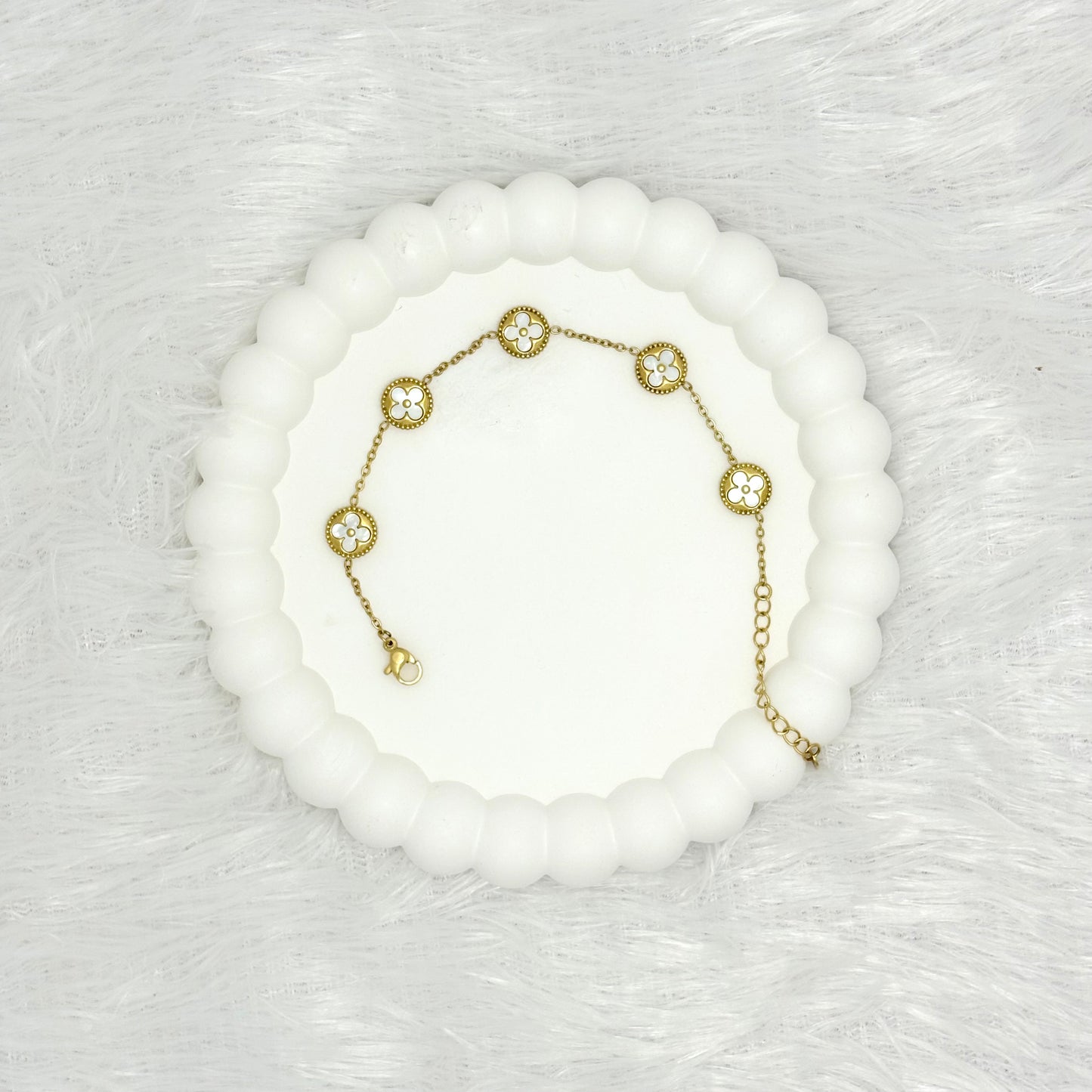 Luminous Mother of Pearl Clover Bracelet