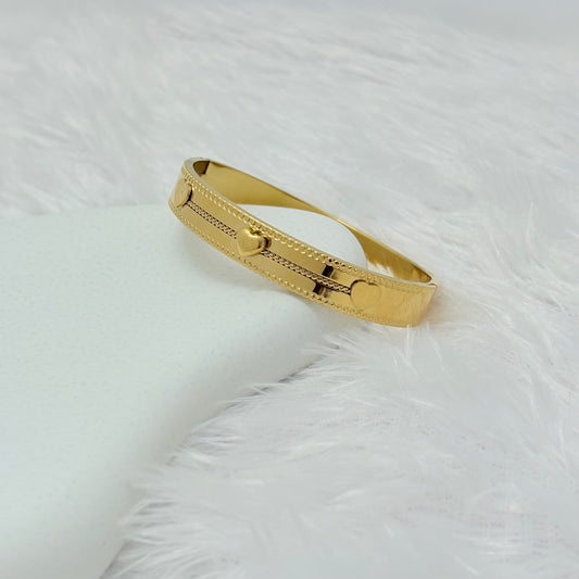 Elegant Gold Heart and Bar Bangle