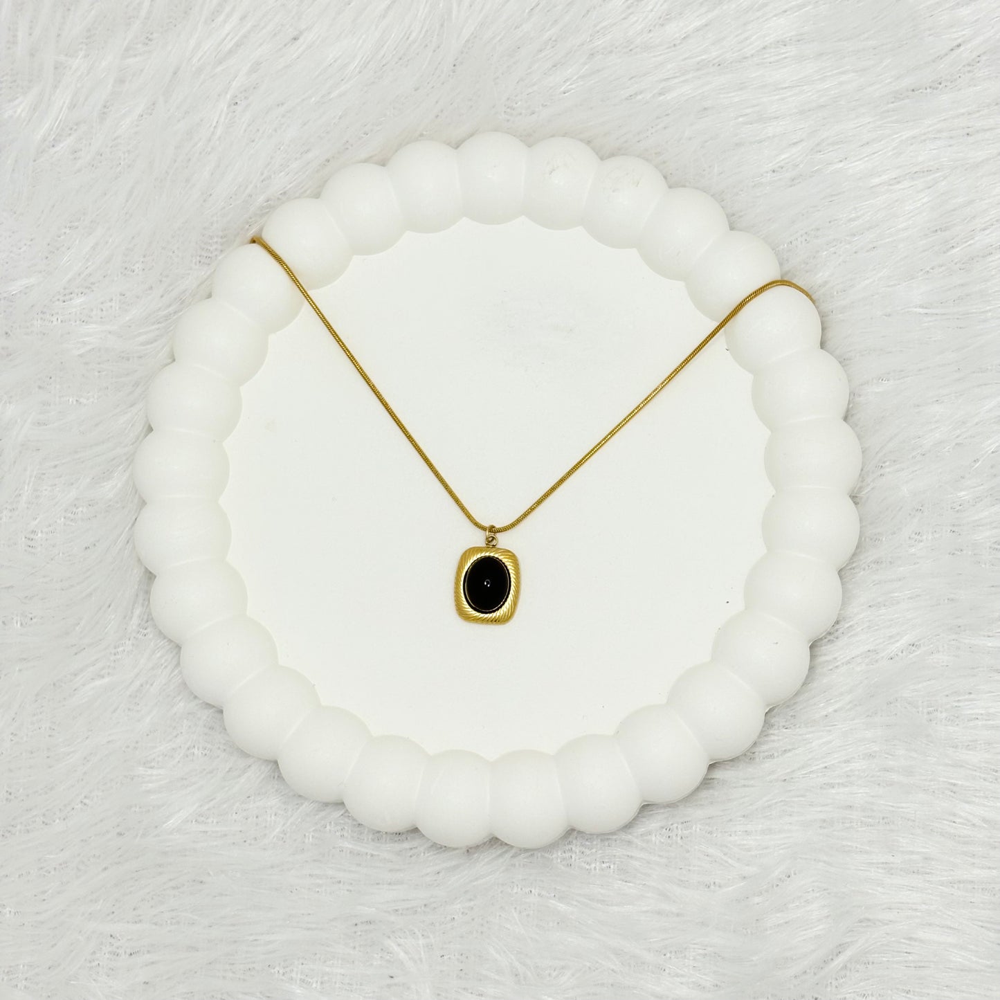 Elegant Onyx Pendant Necklace