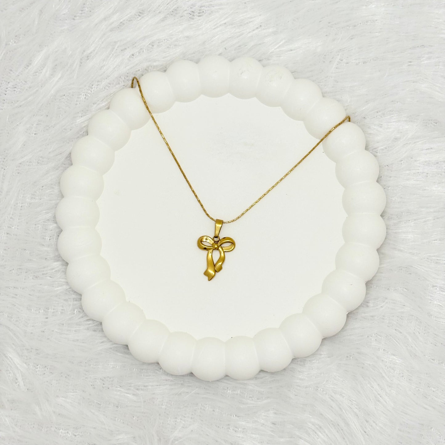 Charming Gold Bow Pendant Necklace