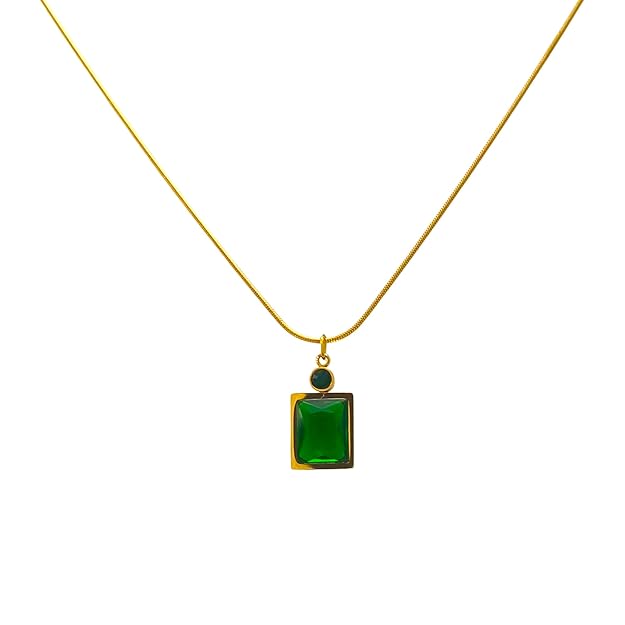 Elegant Emerald Green Pendant Necklace