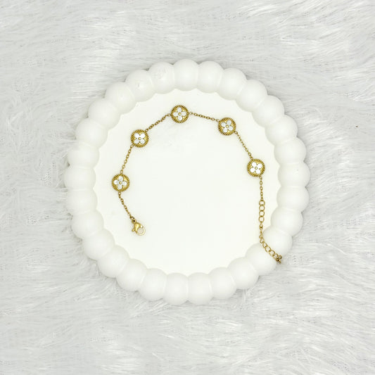 Luminous Mother of Pearl Clover Bracelet