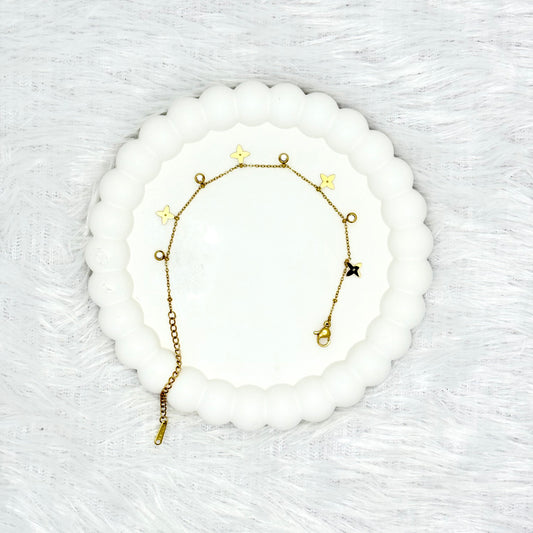 Dainty Clover Charm Bracelet