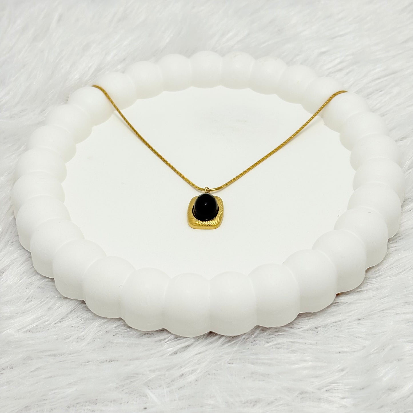 Elegant Onyx Pendant Necklace