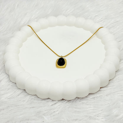 Elegant Onyx Pendant Necklace
